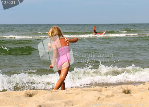 Image of girl and the sea