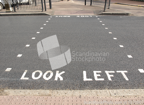 Image of Look left