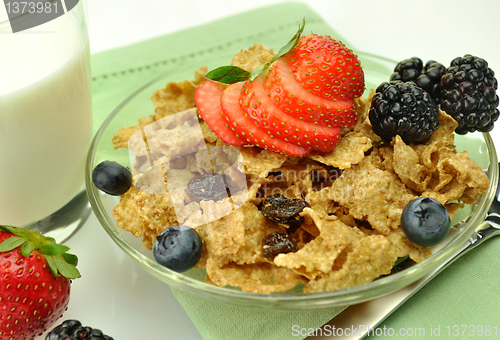 Image of healthy breakfast with bran and raisin cereal 