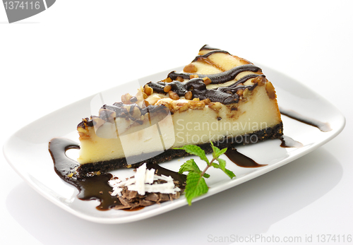 Image of cheesecake with chocolate 