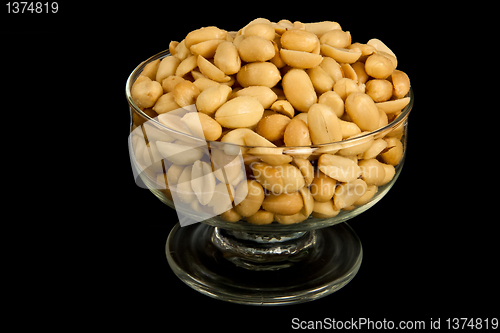 Image of peanuts in a bowl