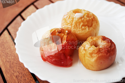 Image of three delicious baked apples 