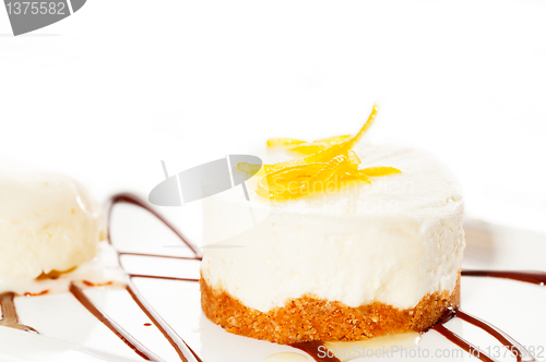 Image of  lemon mousse served whith lemon peel on top