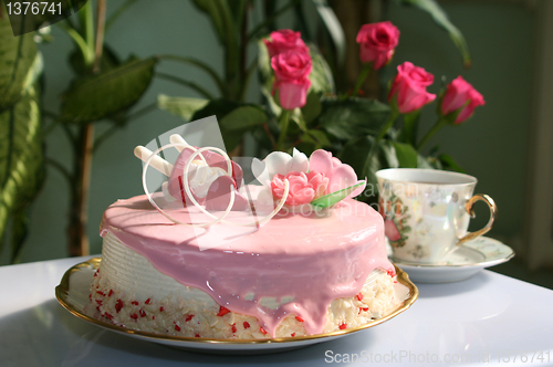 Image of cake close up and flower