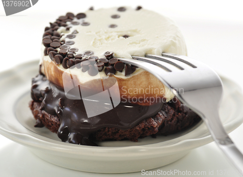 Image of fudge brownie with ice cream