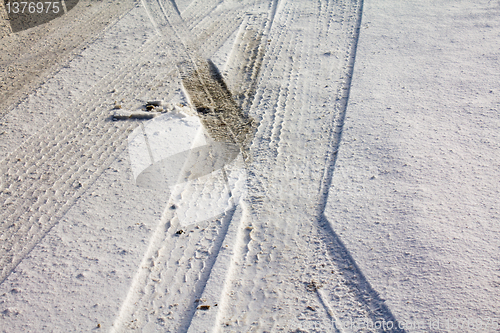 Image of traces of a passenger car