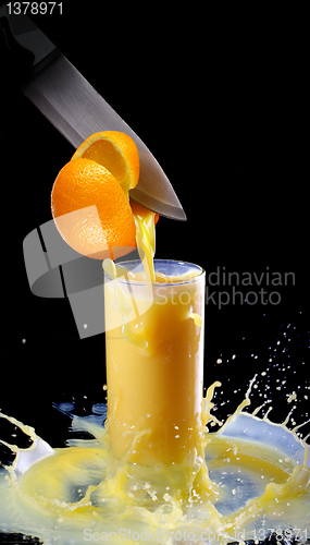 Image of juice and knife