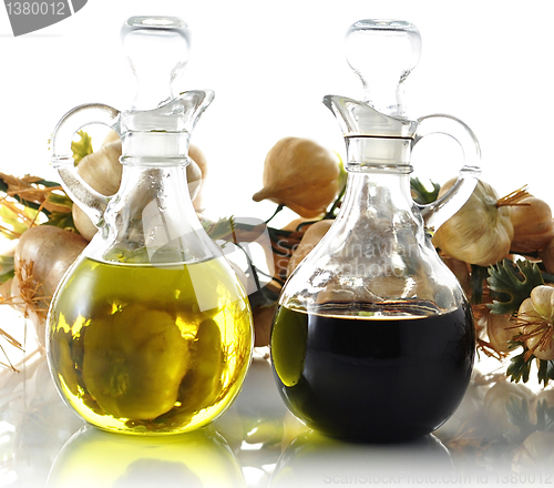 Image of oil and vinegar 