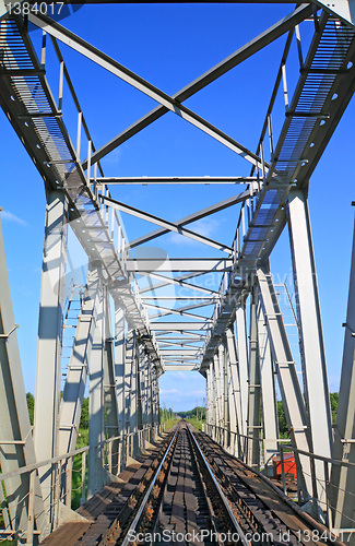 Image of railway bridge 