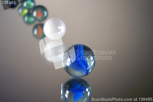 Image of marbles in perspective