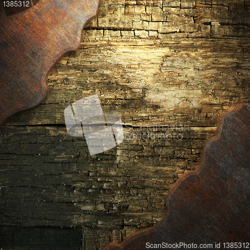 Image of rusty metal and wood plate
