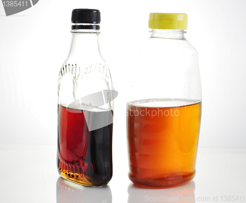 Image of maple syrup and honey 