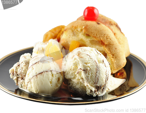 Image of ice cream with apple pie 