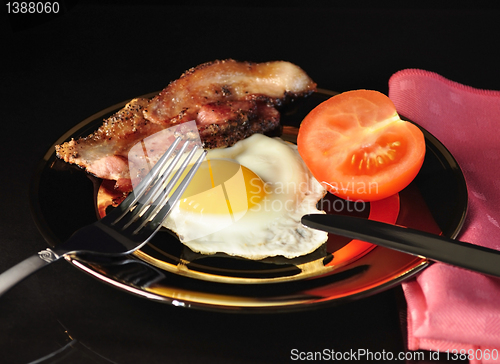 Image of egg and bacon 