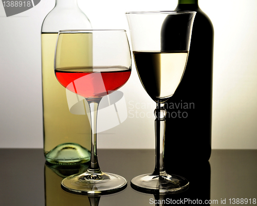 Image of red and white wine 