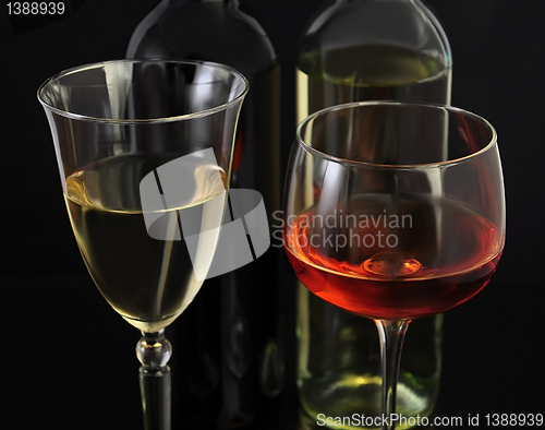 Image of red and white wine