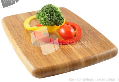Image of fresh vegetables on a cutting board 