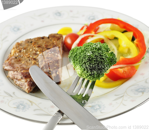 Image of steak and fresh vegetables 