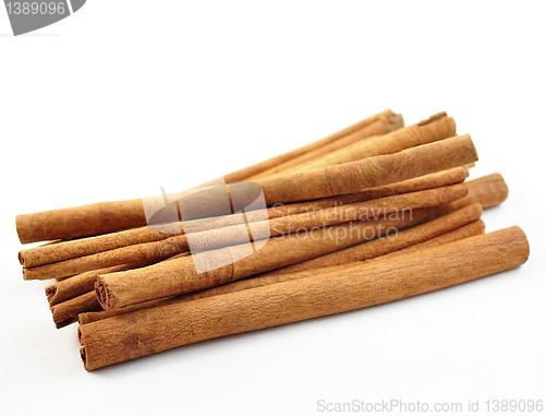 Image of cinnamon sticks 