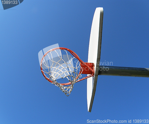 Image of basketball hoop 