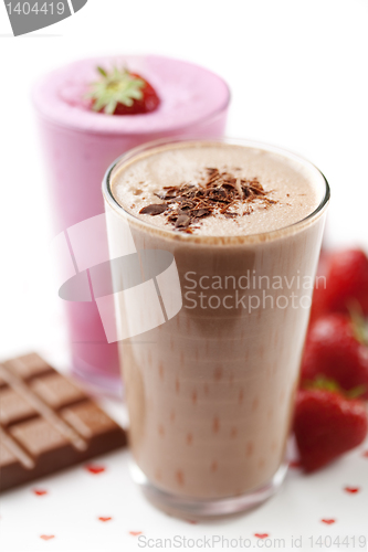 Image of chocolate and strawberry milkshake