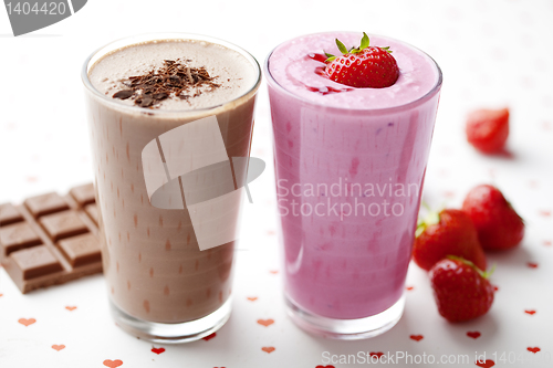 Image of chocolate and strawberry milkshake