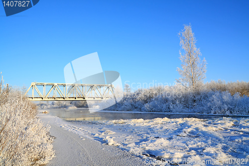 Image of railway bridge on freeze river