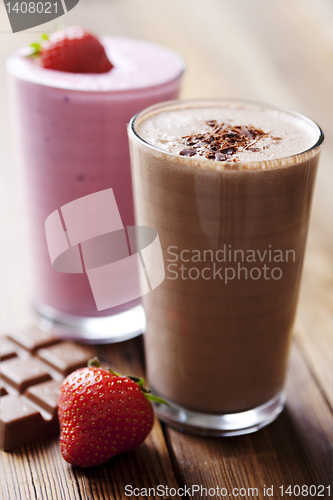 Image of chocolate and strawberry milkshake