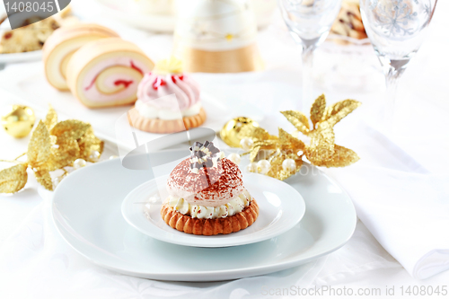 Image of Whipped cream cakes for Christmas