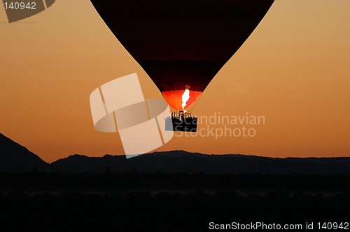 Image of ballooning at sunrise