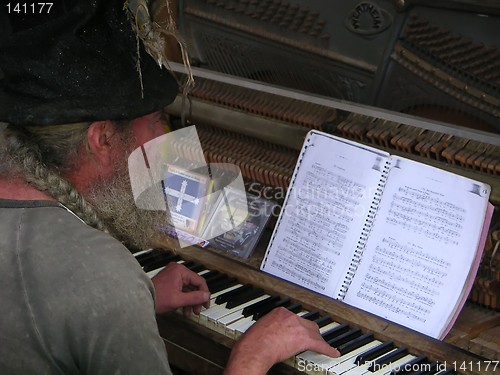 Image of pianoplayer