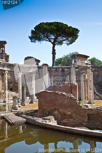 Image of Roman columns