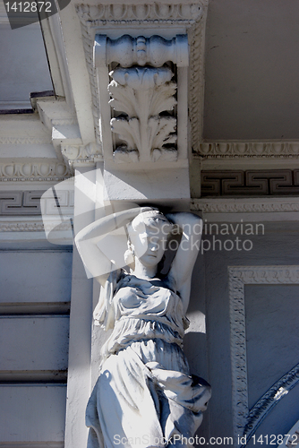 Image of Statue of women 