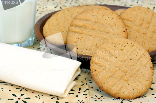 Image of Peanut Buttercookies and milk