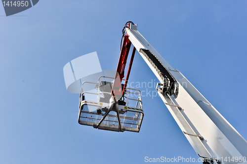 Image of hydraulic construction cradle 