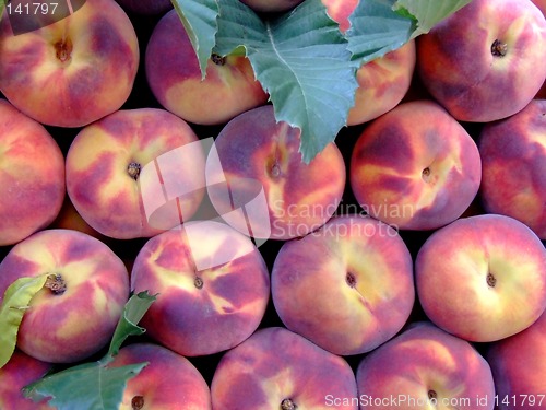 Image of Pile of peaches