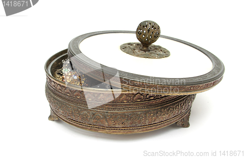 Image of old jewelery box