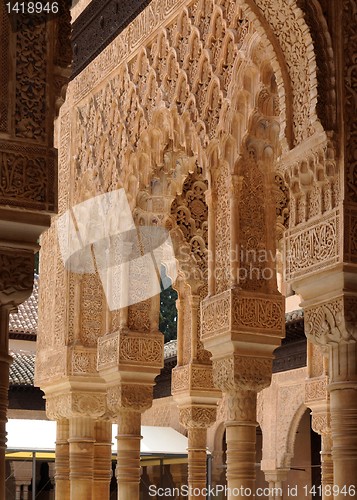 Image of Beautiful carved columns in Alhambra palace