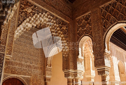 Image of Beautiful carved columns in Alhambra palace