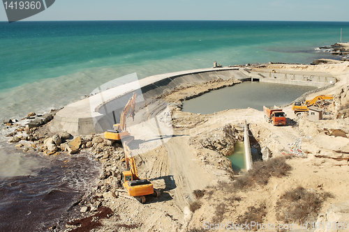 Image of Construction of the dam.