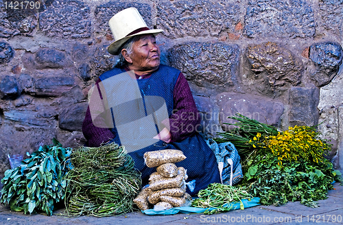 Image of Peruvian woman