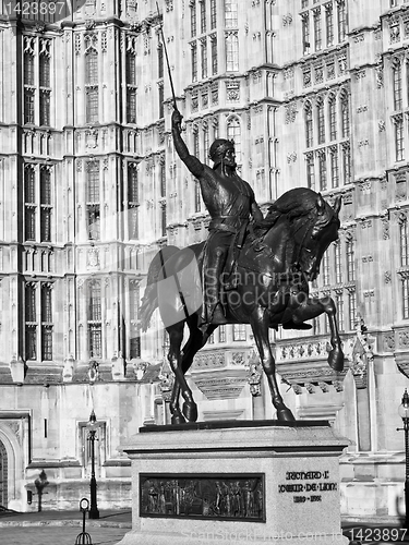 Image of Richard The Lionheart statue