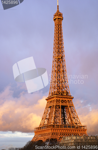 Image of The Eiffel tower in Paris, France