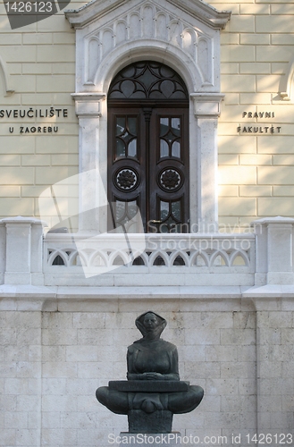 Image of History of the Croats sculpture of a woman