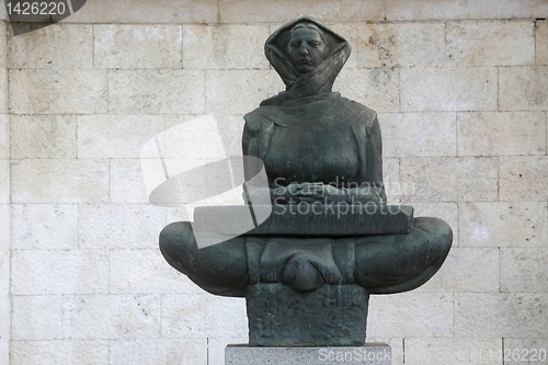 Image of History of the Croats sculpture of a woman