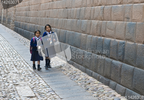 Image of Peruvian children