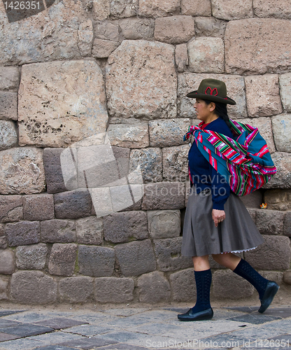 Image of Peruvian woman