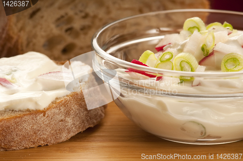 Image of Delicious cream cheese with chives and vegetables