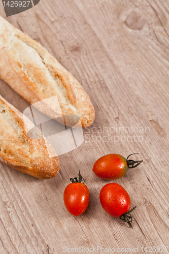 Image of Baguette and tomatoes