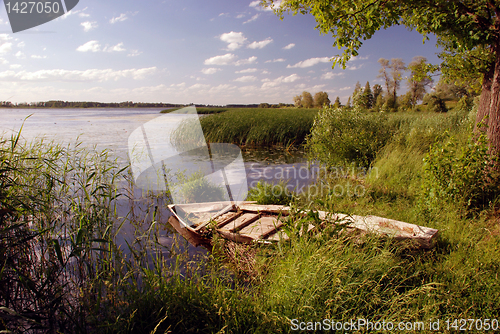 Image of Broken boat 